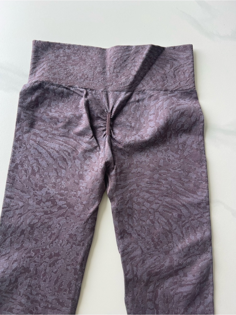 Gymshark purple adapt animal leggings - Picture 3 of 5